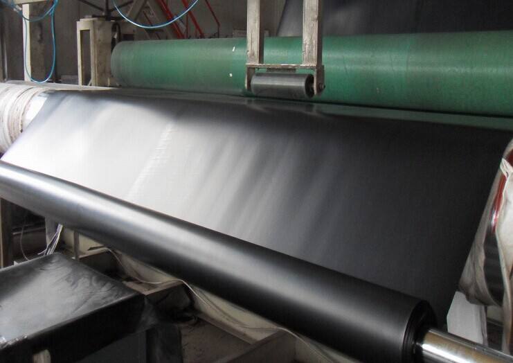 土工膜加入高速線路 可致列車(chē)穩(wěn)定平順